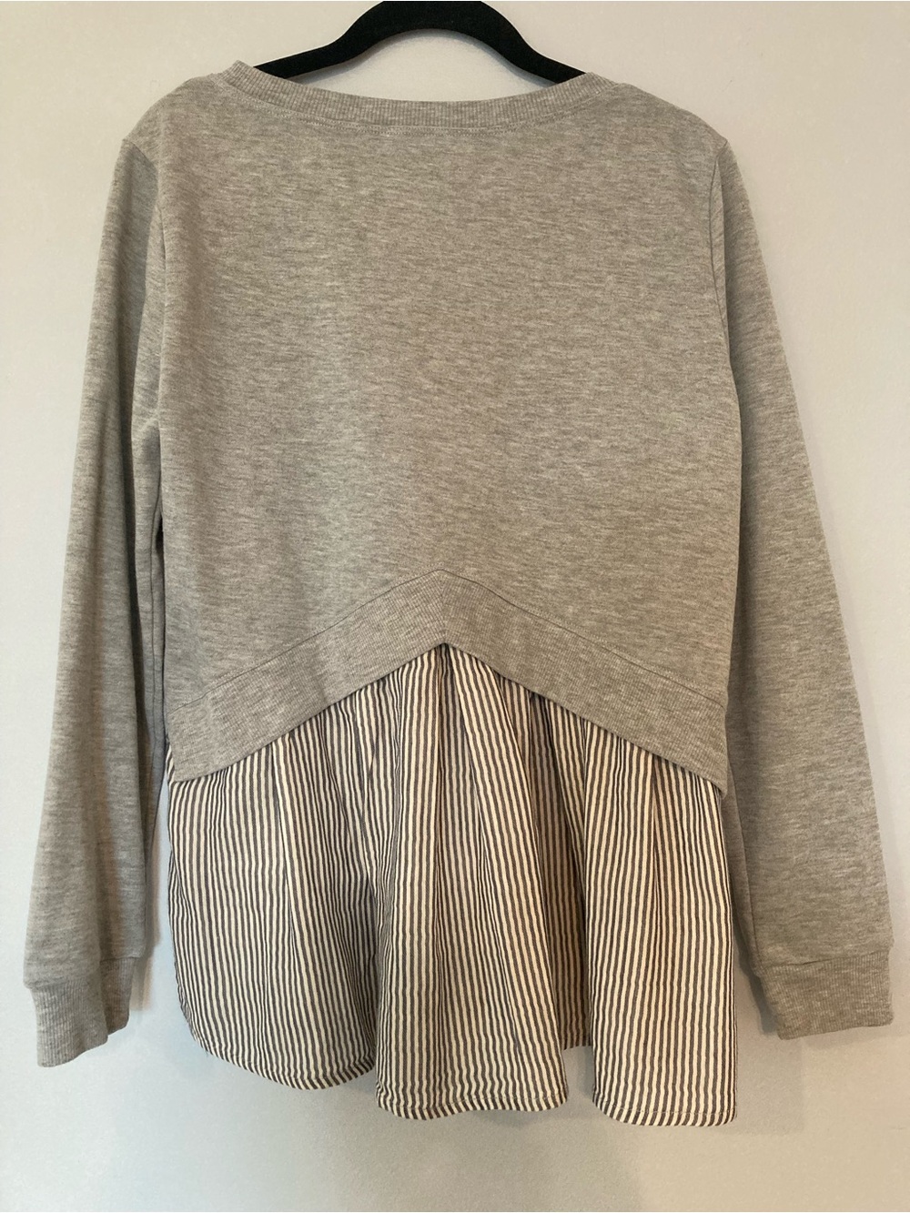 Gray Sweatshirt Striped Peplum Back Mystree sz S